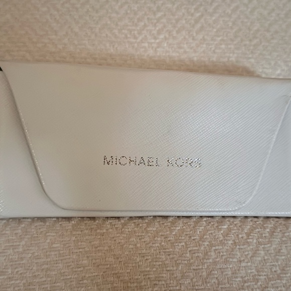 Michael Kors White Eyeglass Case - Picture 2 of 3